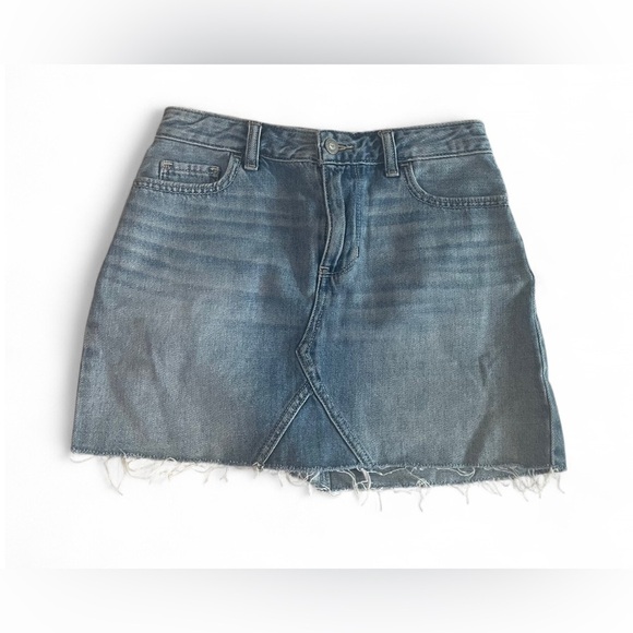 American Eagle Blue Denim Mini Skirt Size 1 / 25 Raw hem 100% cotton - Picture 1 of 8